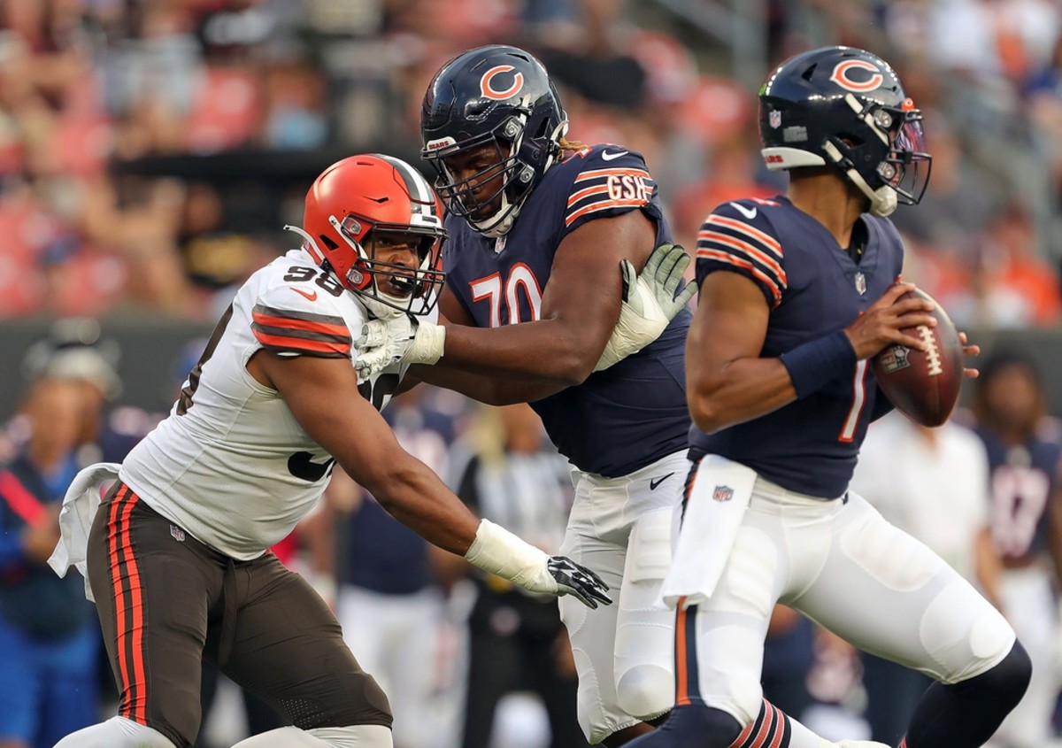 Former Browns DE Isaac Rochell Heading to new Team Sports Illustrated