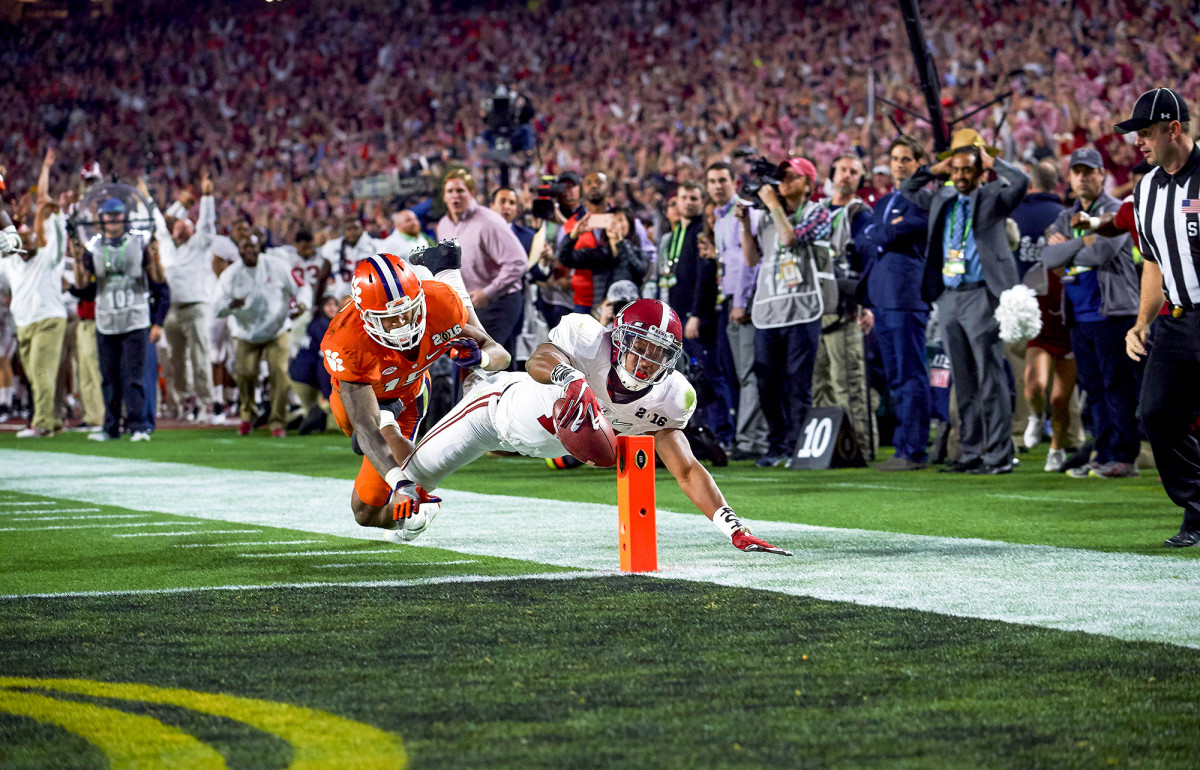 Alabama scores a touchdown vs. Clemson