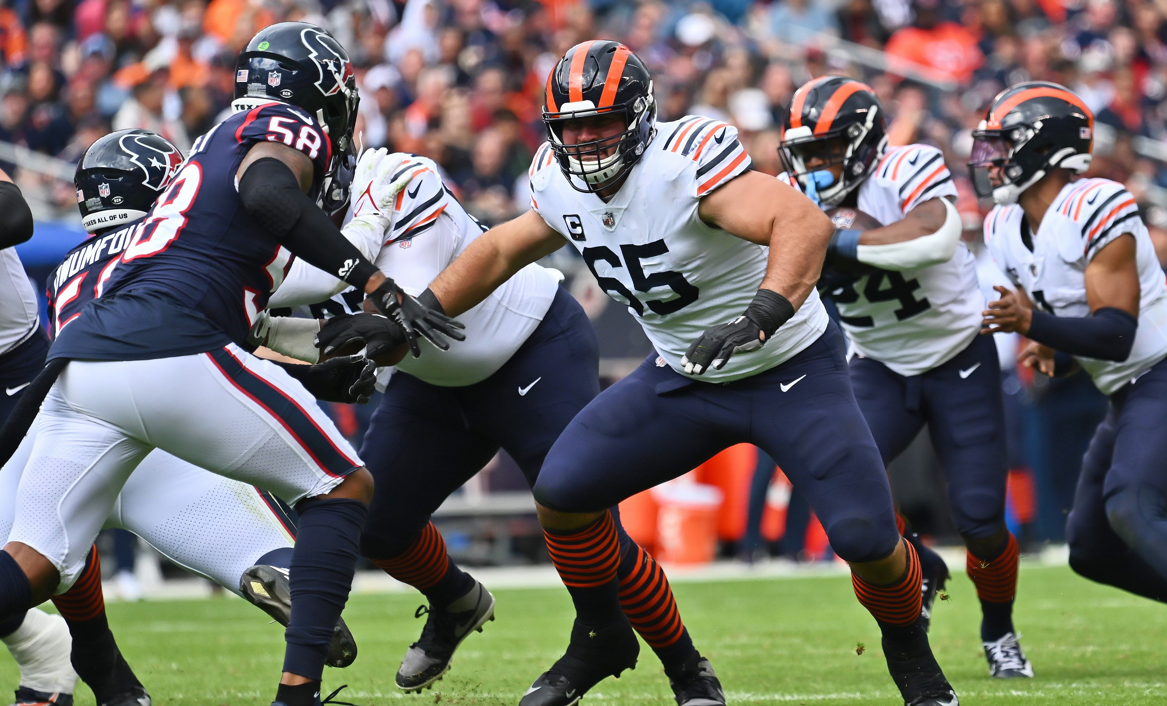 Chicago Bears: Justin Fields' playing status remains cloudy