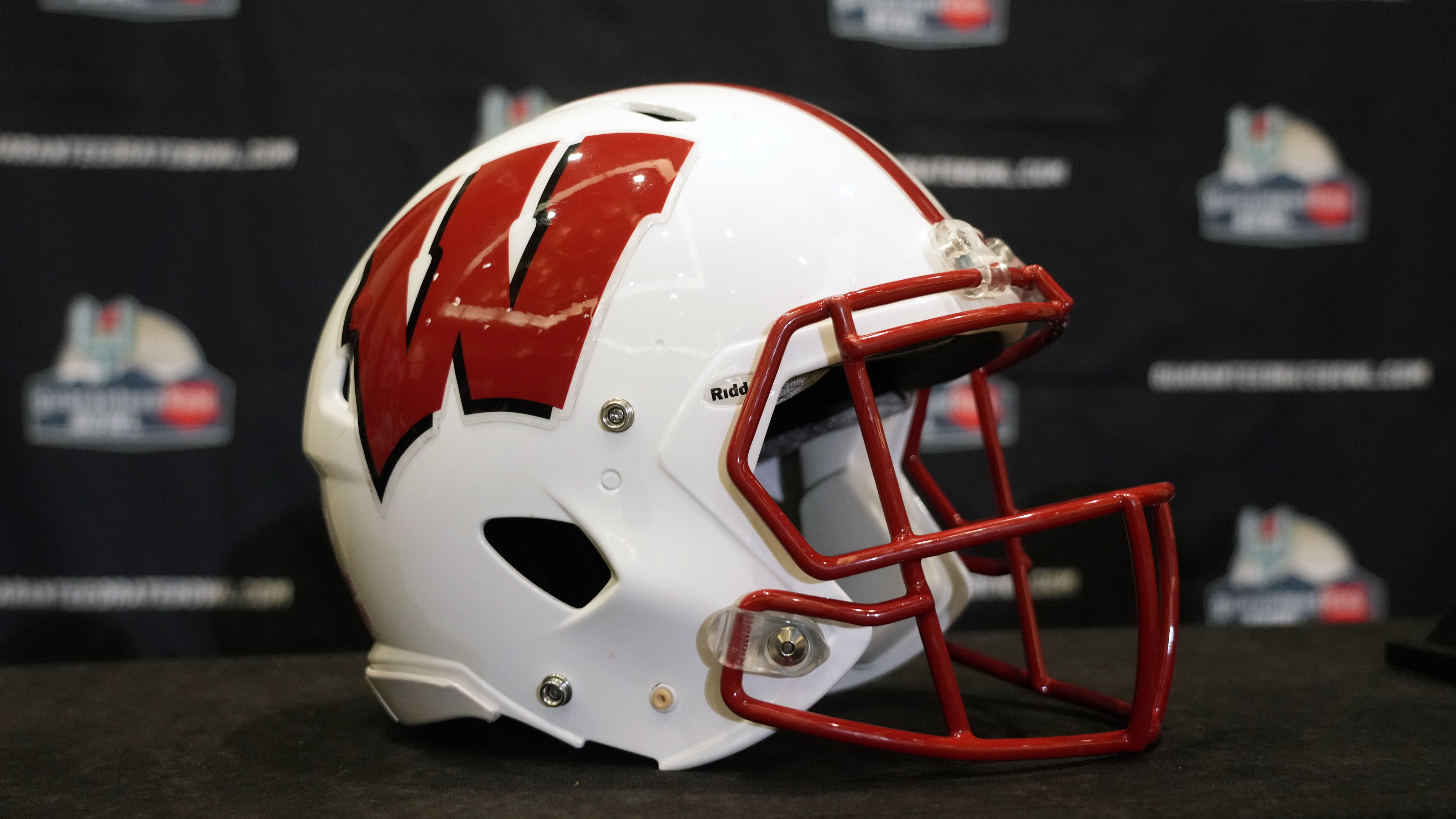 Wisconsin Expected to Land Former SMU QB Tanner Mordecai, per Report