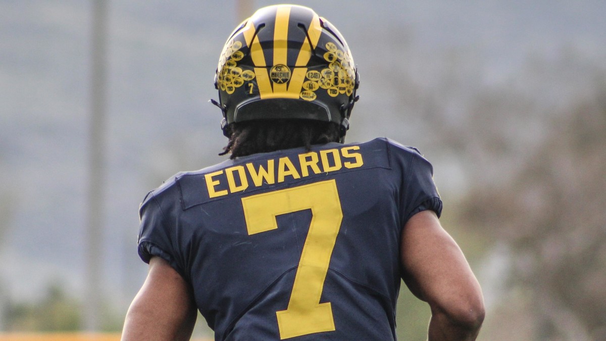 Michigan football RB Donovan Edwards discusses his faith in Jesus