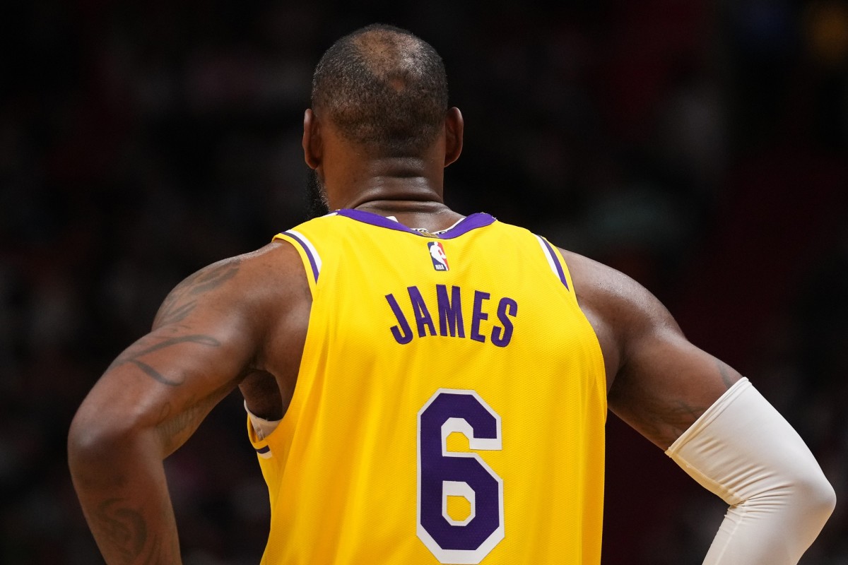 LeBron James' Injury Status For Lakers-Hawks Game - Fastbreak On FanNation