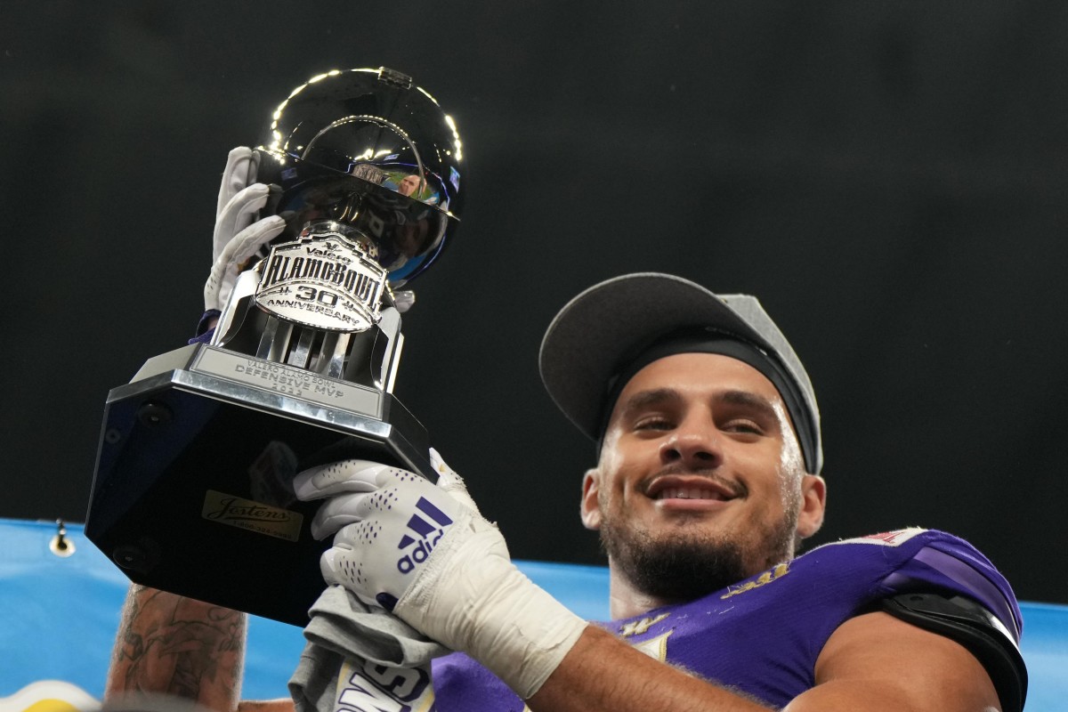 Bralen Trice, UW edge rusher, was named defensive player of the game at the Alamo Bowl.