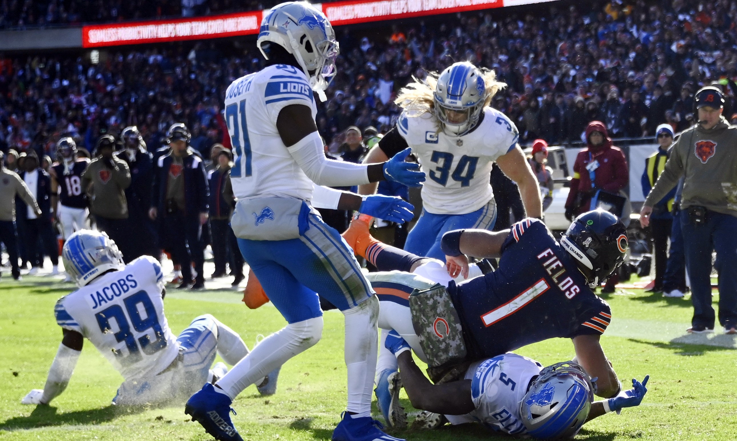 chicago-bears-and-detroit-lions-fantasy-football-and-betting-sports