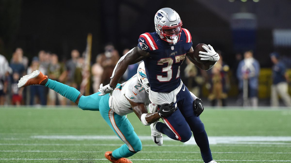 Playoff Push: New England Patriots Locked In 7-7 Halftime Tie With ...