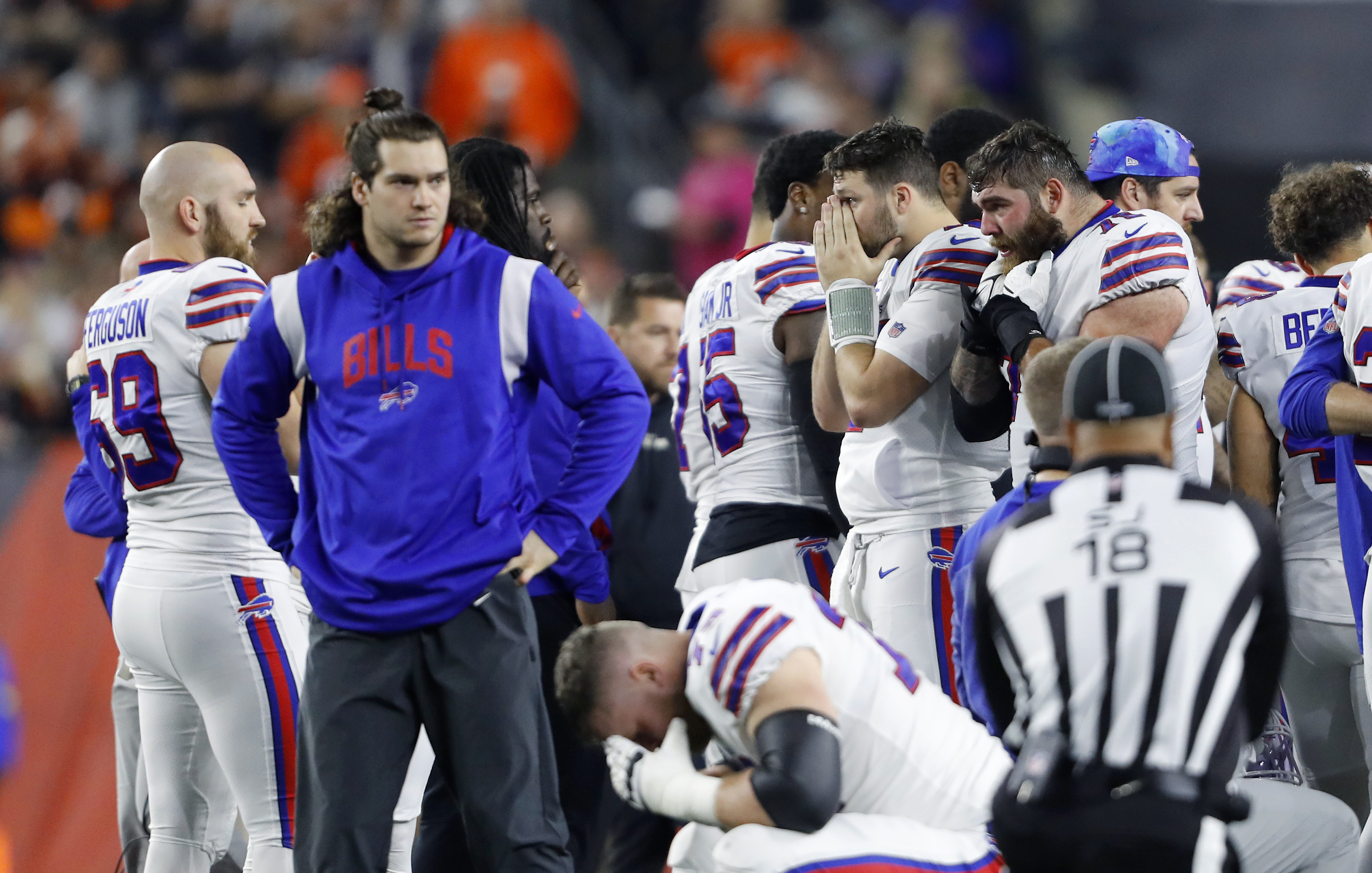 BREAKING: Buffalo Bills vs. Cincinnati Bengals Postponed After Damar Hamlin  Injury - Sports Illustrated Buffalo Bills News, Analysis and More