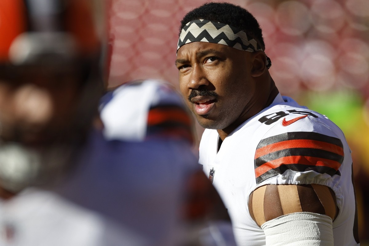 Reports: Browns restructure Joel Bitonio, Myles Garrett contracts