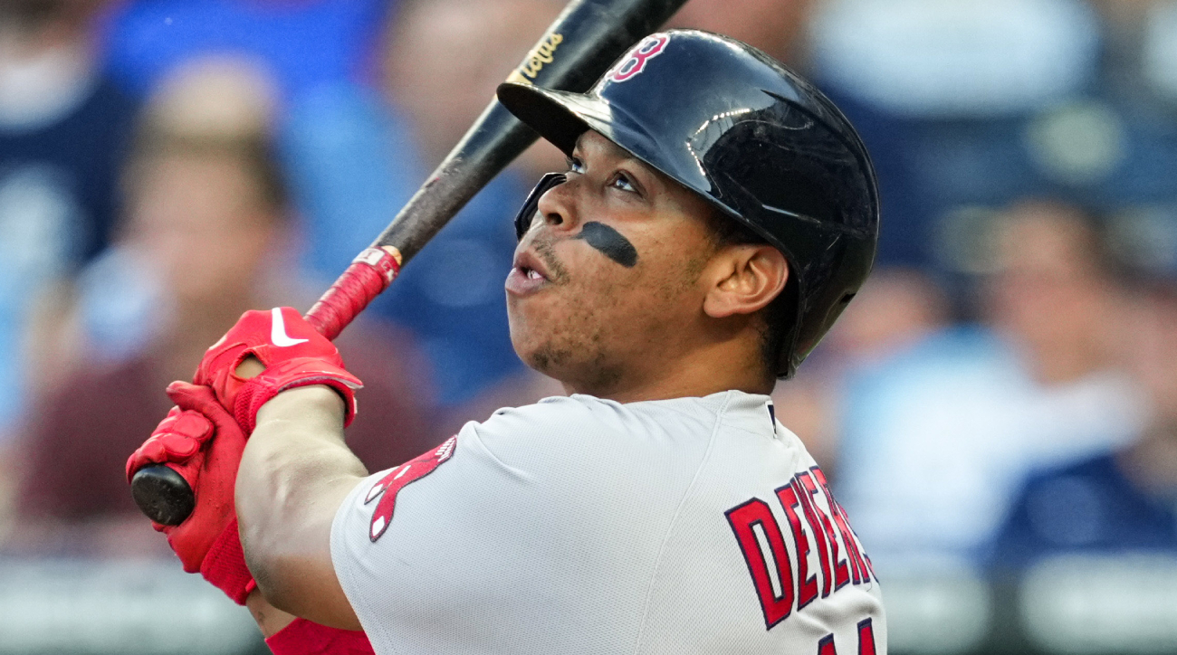 MLB Network on X: 🚨 HUGE DEAL FOR RAFAEL DEVERS 🚨 The star 3B has  reportedly agreed to an 11-year contract extension with the #RedSox, set to  begin in 2024.  /
