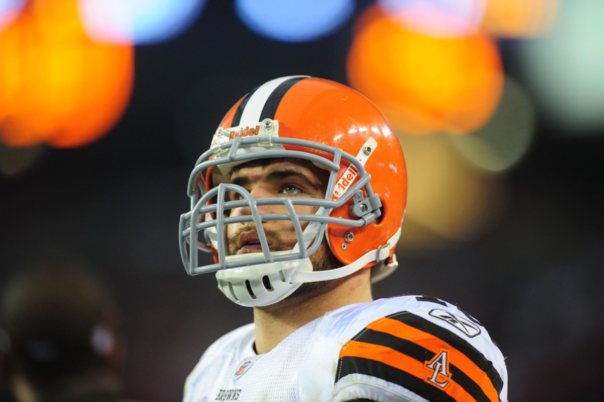 Injured Cleveland Browns running back Peyton Hillis (sock hat) watches from  the sidelines in the second quarter of an NFL football game against the St.  Louis Rams Sunday, Nov. 13, 2011, in