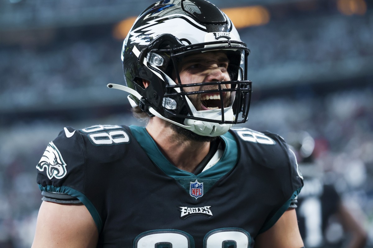 Philadelphia Eagles tight end Dallas Goedert (88) in action against the New  York Giants during an NFL football game, Sunday, Jan. 8, 2023, in  Philadelphia. (AP Photo/Rich Schultz Stock Photo - Alamy