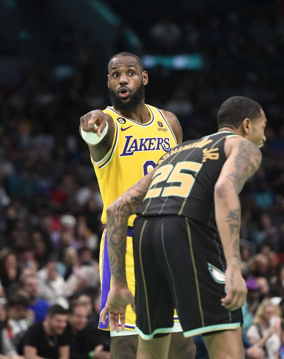 LeBron James' Injury Status For Hawks-Lakers Game - Fastbreak On FanNation