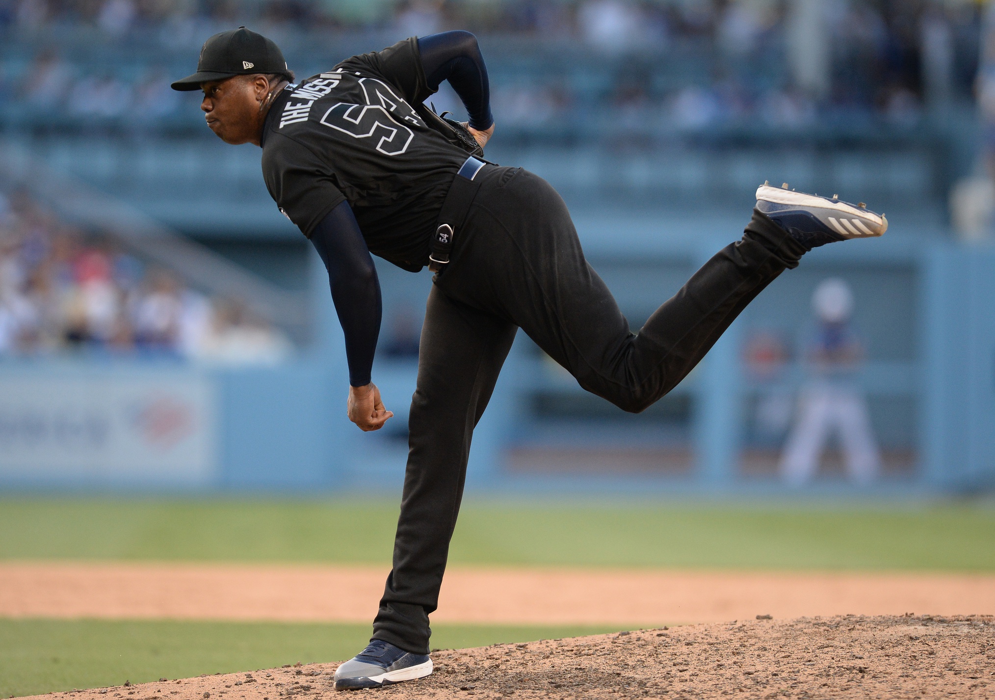 Dodgers Offseason LA Insider Shuts Down Aroldis Chapman Rumors