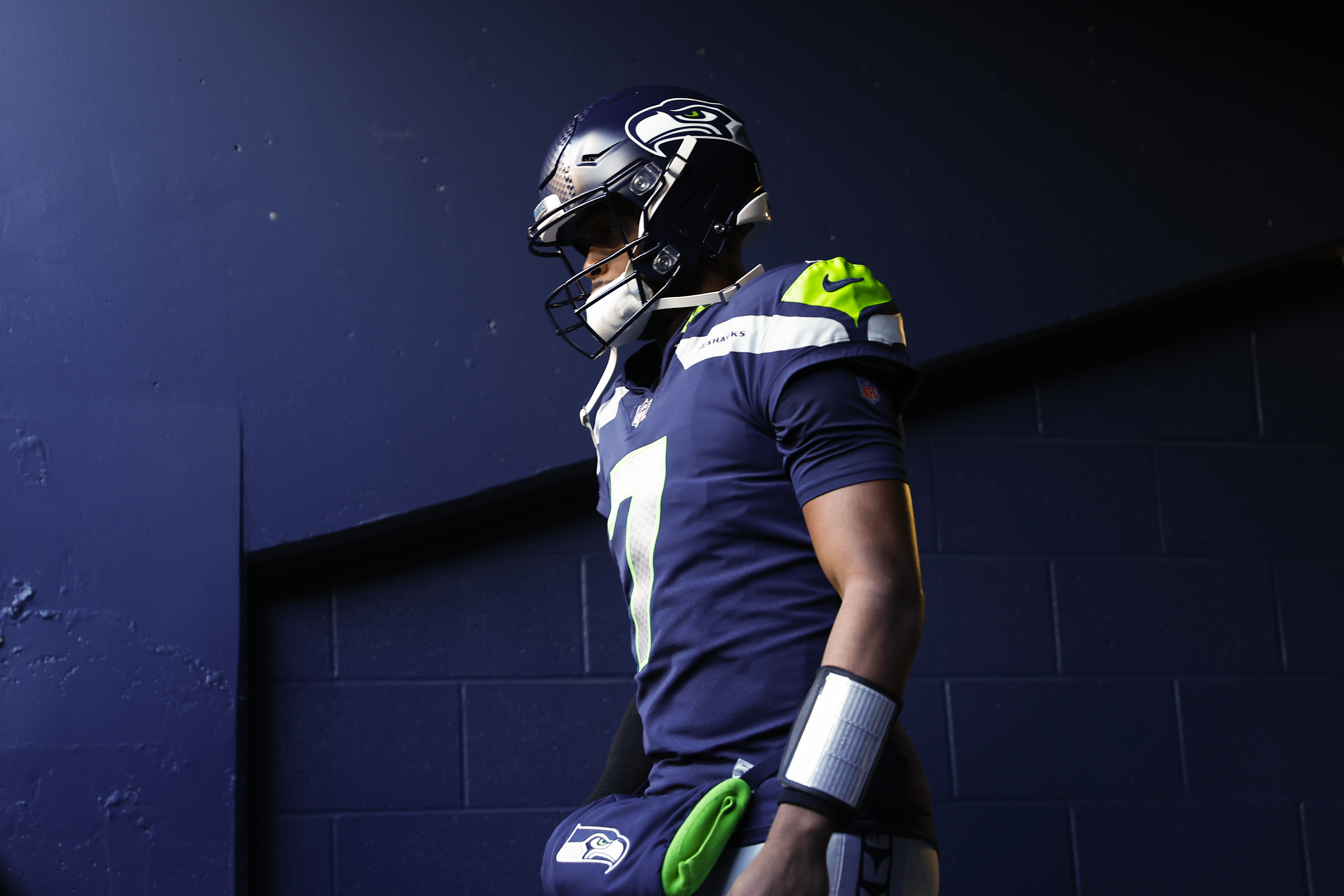 It's a high-stakes game, and the Seahawks and Geno Smith are betting on  themselves