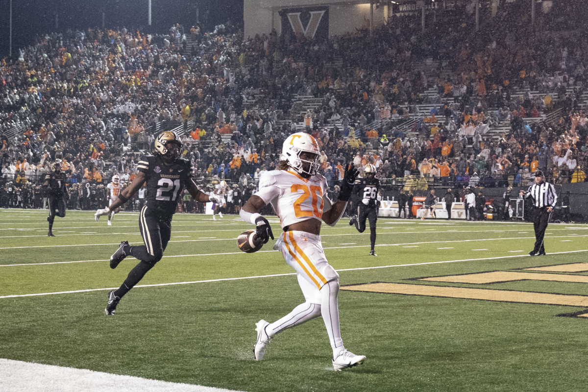 Tennessee Volunteers RB Jaylen Wright during a 2022 win over Vanderbilt. (Photo by George Walker IV of the Tennessean.com)