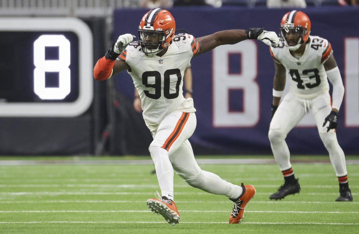 Cleveland Browns Players Reaction To Damar Hamlin News + Jadeveon Clowney  Returning In 2023? 