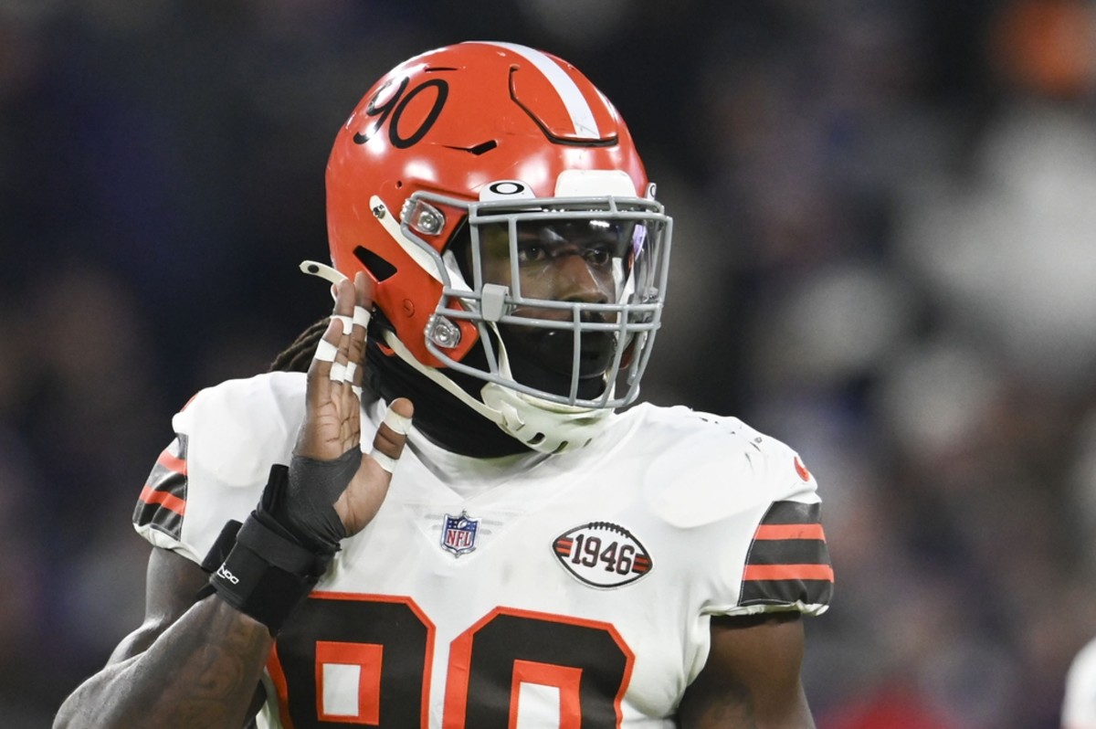 Cleveland Browns Players Reaction To Damar Hamlin News + Jadeveon Clowney  Returning In 2023? 