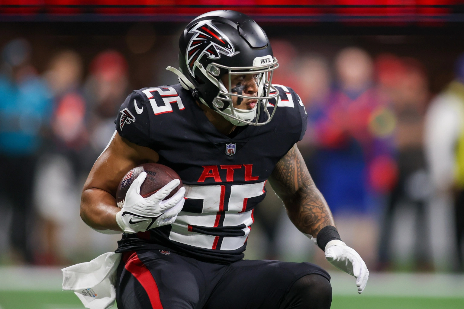 Falcons RB Tyler Allgeier, Bijan Robinson discuss Week 1 win