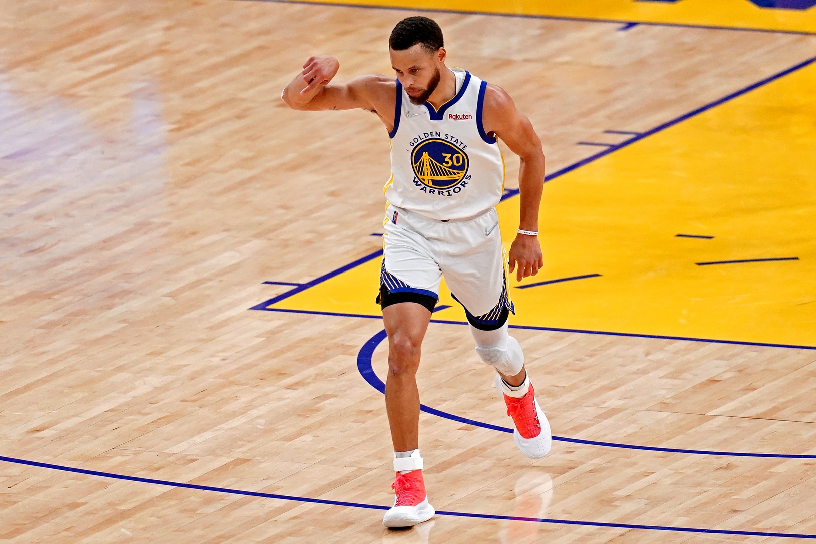 JUST IN: Steph Curry's Injury Status For Suns-Warriors Game - Fastbreak ...