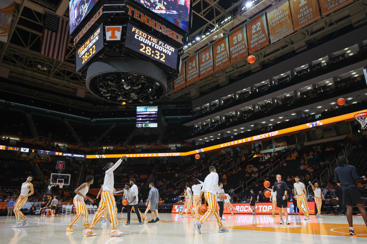 Tennessee Basketball Halftime Report Against Vanderbilt Basketball