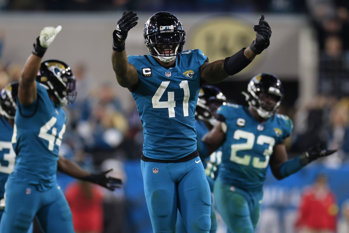 Jags return fumble for TD, beat Titans for AFC South title