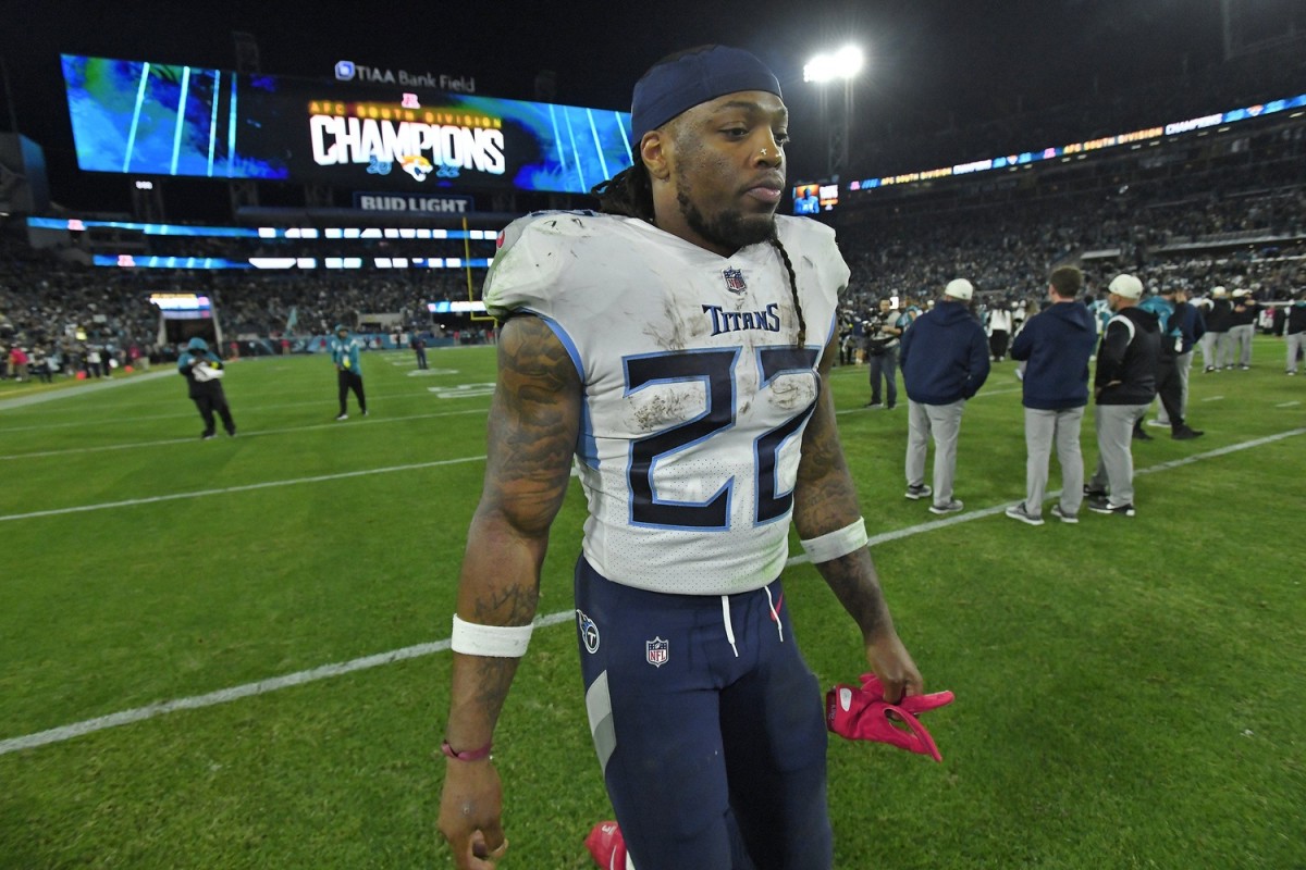 Teammates Try to Match Derrick Henry's Epic Push-Ups - Sports Illustrated  Tennessee Titans News, Analysis and More