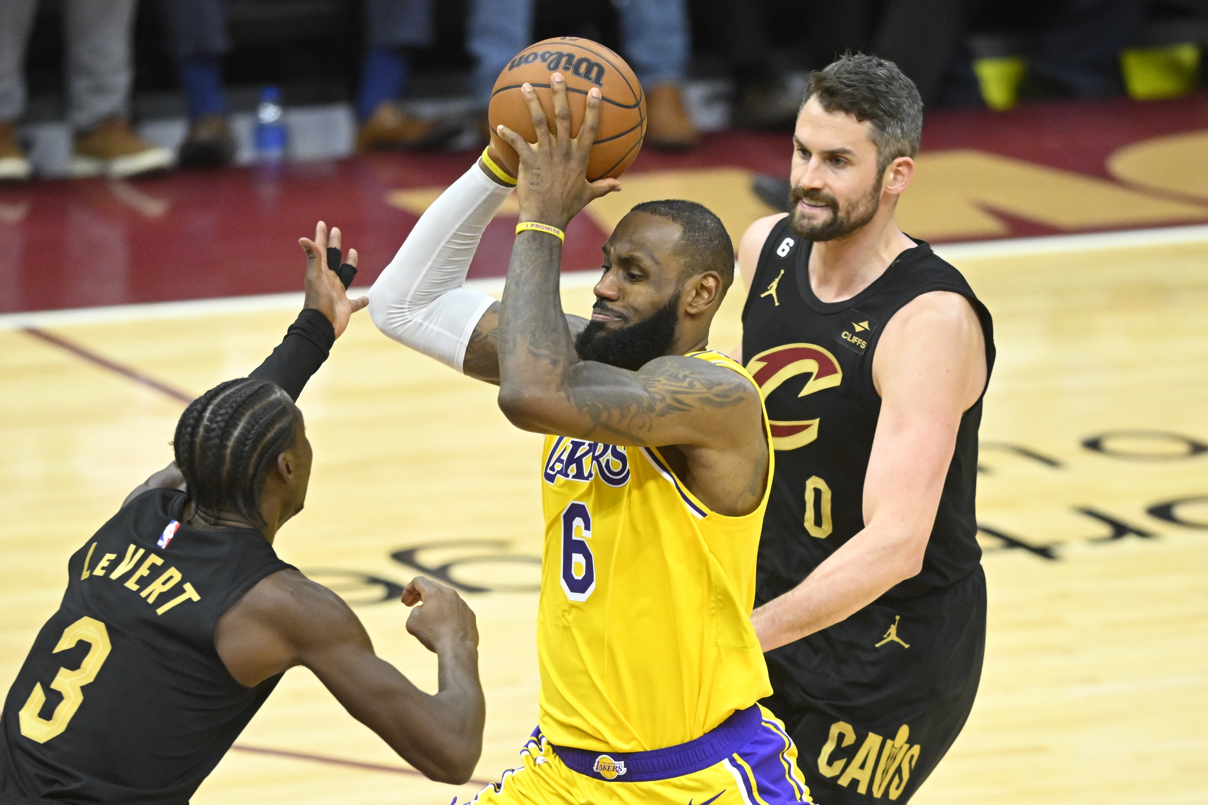 Lakers: Rival Executive Thinks LeBron James Likeliest To Land With This ...