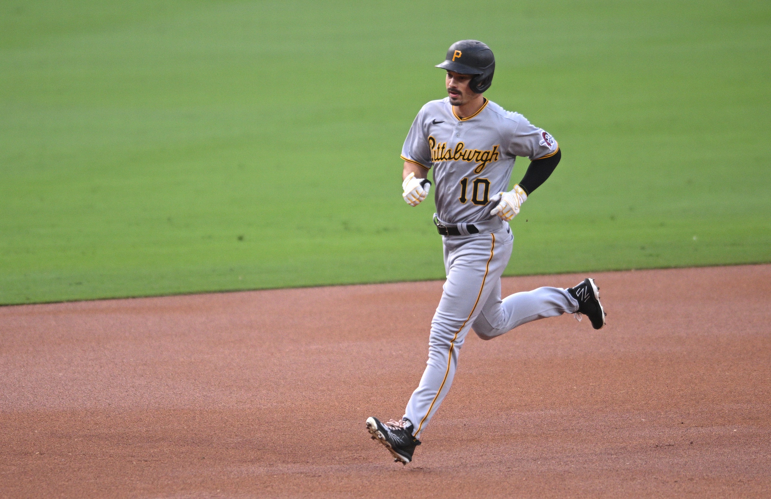 New York Yankees Should Trade For Pittsburgh Pirates CF Bryan Reynolds to  Replace Aaron Hicks - Sports Illustrated NY Yankees News, Analysis and More