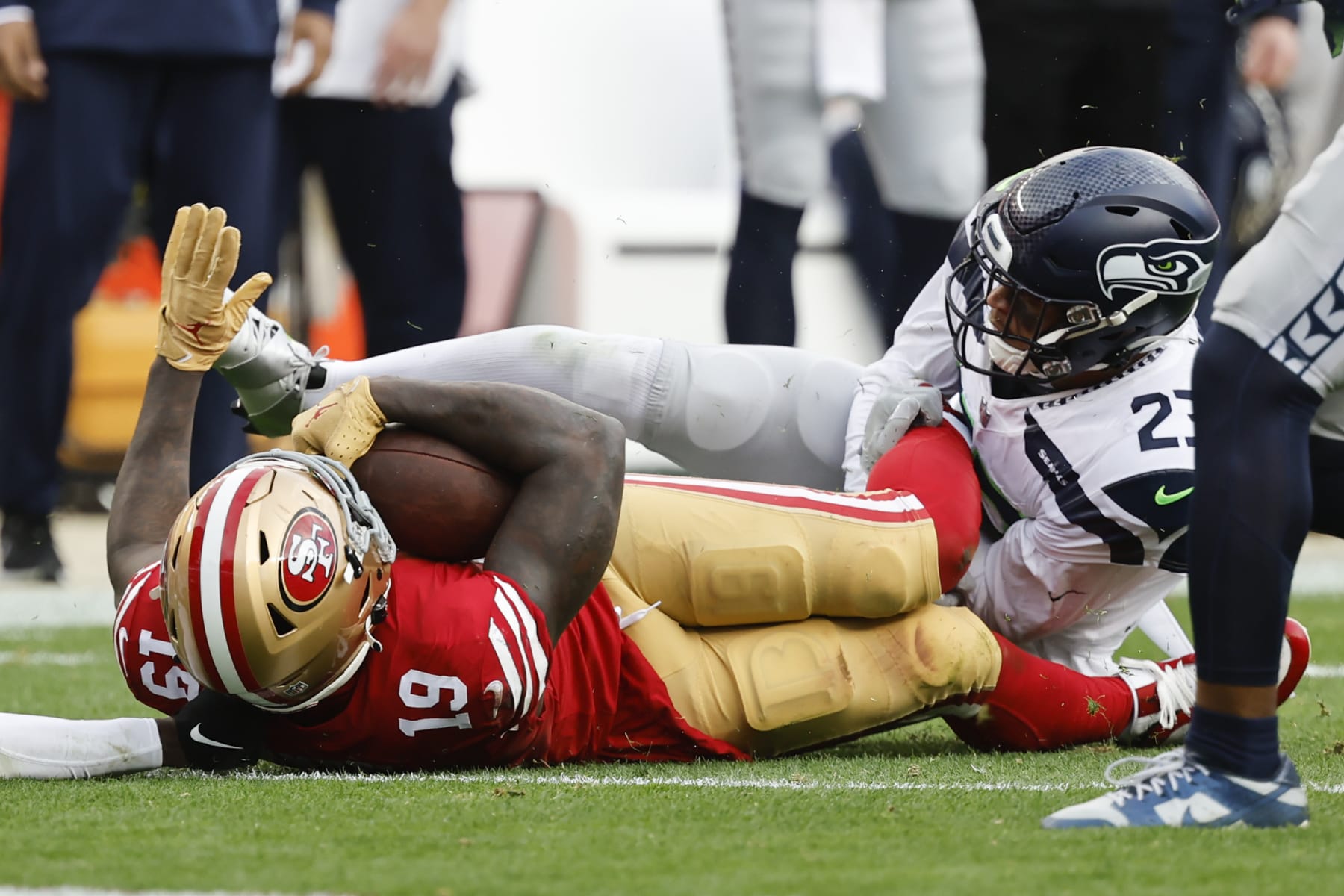 49ers' Deebo Samuel suffers high ankle sprain, availability in playoffs in  doubt