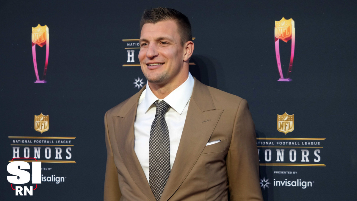 Bills Mafia in a a freak physique - NFL analyst reckons Rob Gronkowski is  the perfect fit in Buffalo