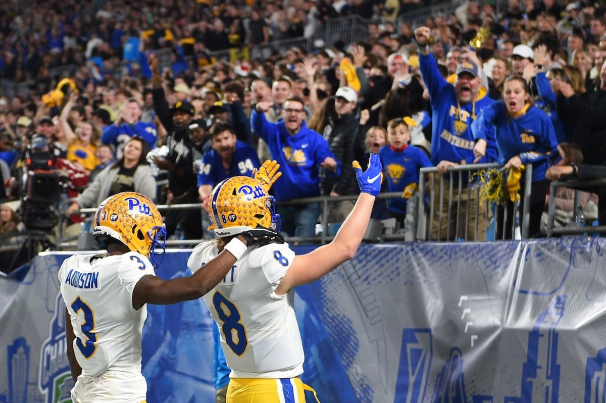 Pitt's Kenny Pickett Passes The Panthers To Another Win - Stadium