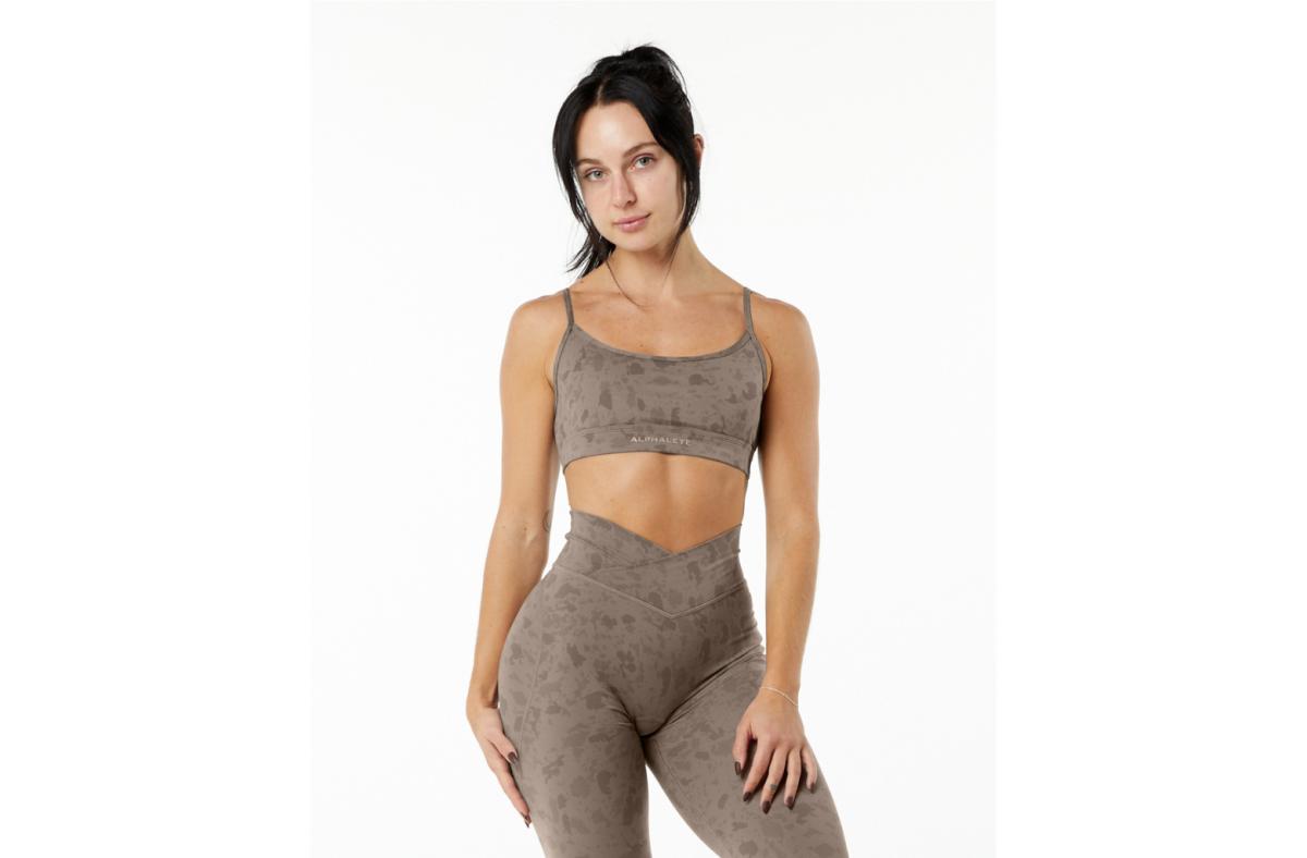 Top 5 Best Sexy Active Wear Outfits - Look as Sexy as You Feel
