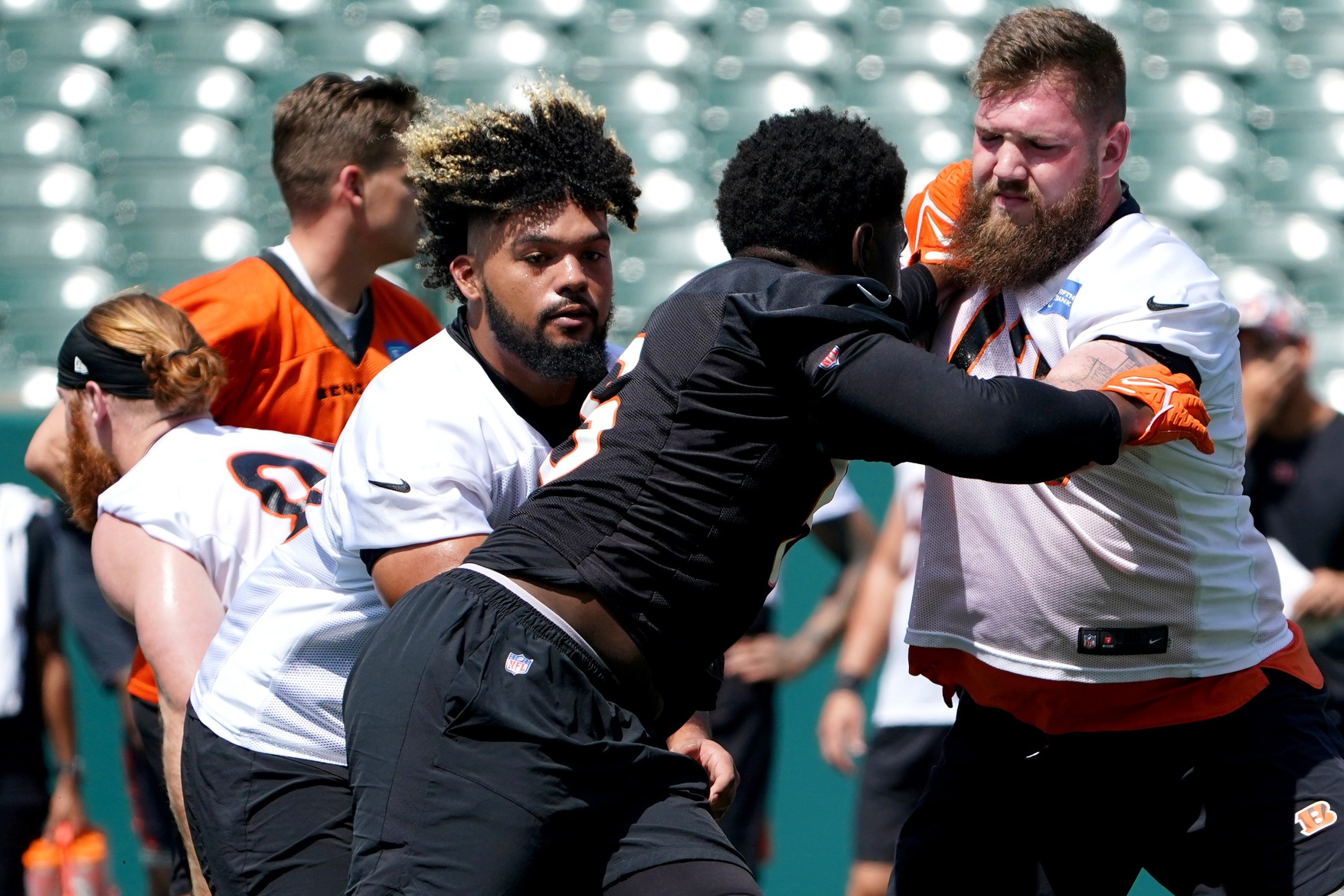 Bengals' Jonah Williams, Alex Cappa not spotted at practice