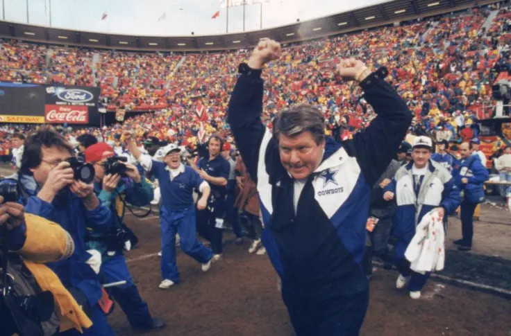 Dallas Cowboys quarterback Bernie Kosar, looks toward the goal line after  his 43-yard touchdown pass to Alvin Harper in the third quarter of the  Cowboys 38-21 NFC championship win over the San