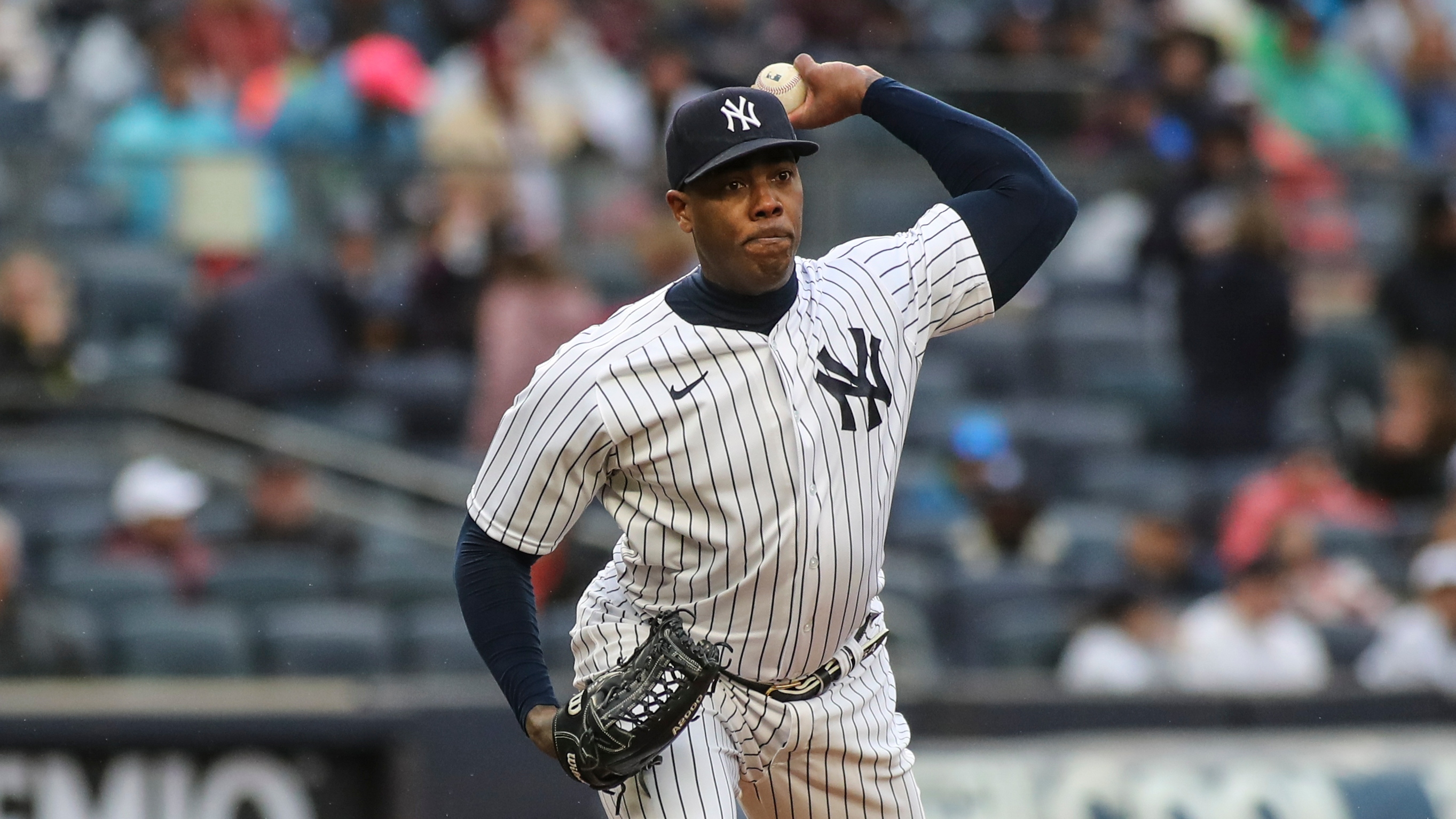 Kansas City Royals Sign New York Yankees RP Aroldis Chapman in