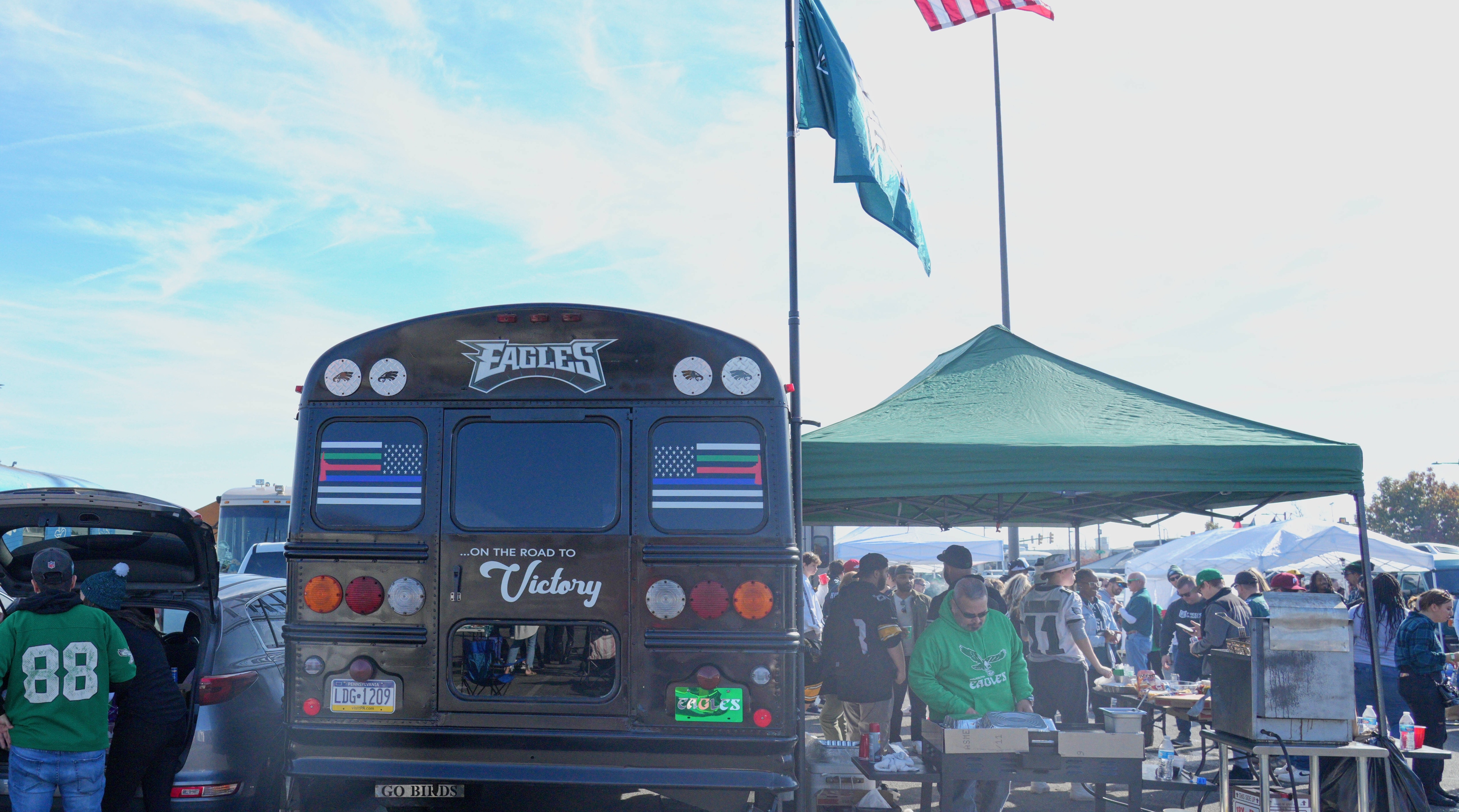 Giants vs Rams Tailgate Bus and Party - Buy tickets