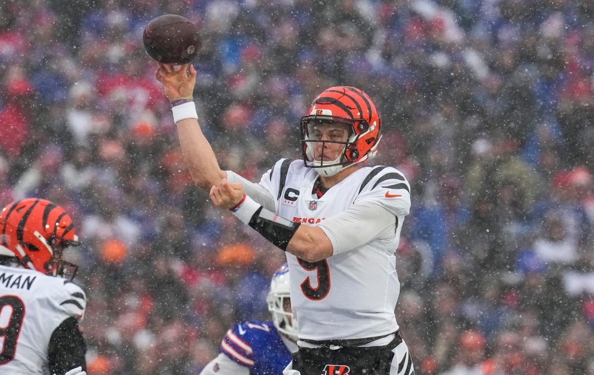 Joe Burrow Cincinnati Bengals Unsigned Throwing in Snow Photograph