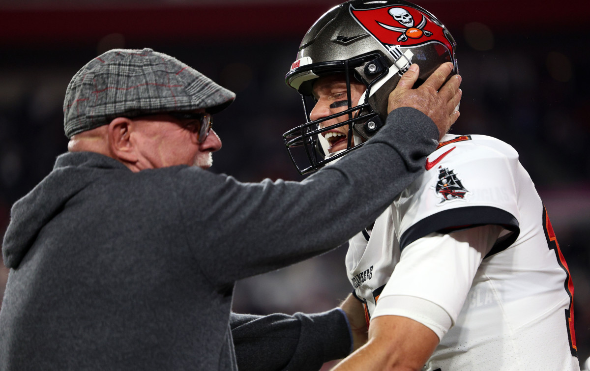 Rich Eisen on What's at Stake in Cowboys vs Buccaneers Wild Card Showdown