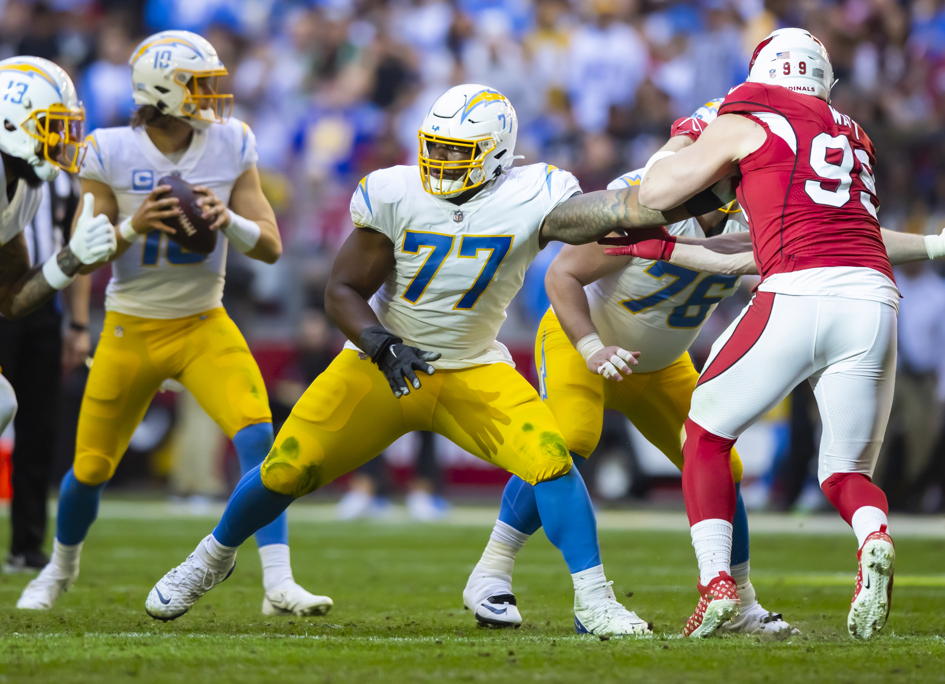 Chargers rookie Jamaree Salyer not leaning on college accolades – Orange  County Register