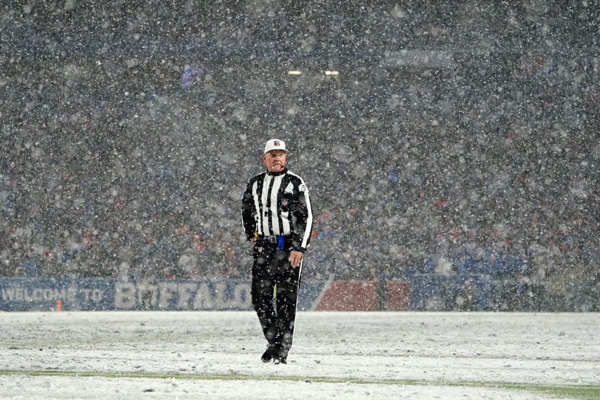 NFL Reveals Full Super Bowl LVII Officiating Crew - Sports Illustrated ...