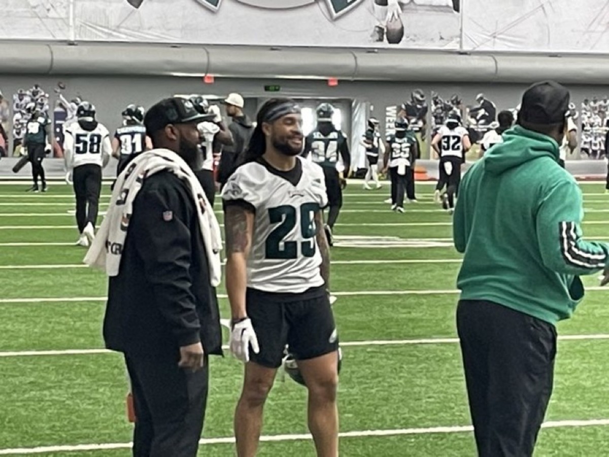 Eagles practice: Offense 'didn't look good' as Avonte Maddox's INT