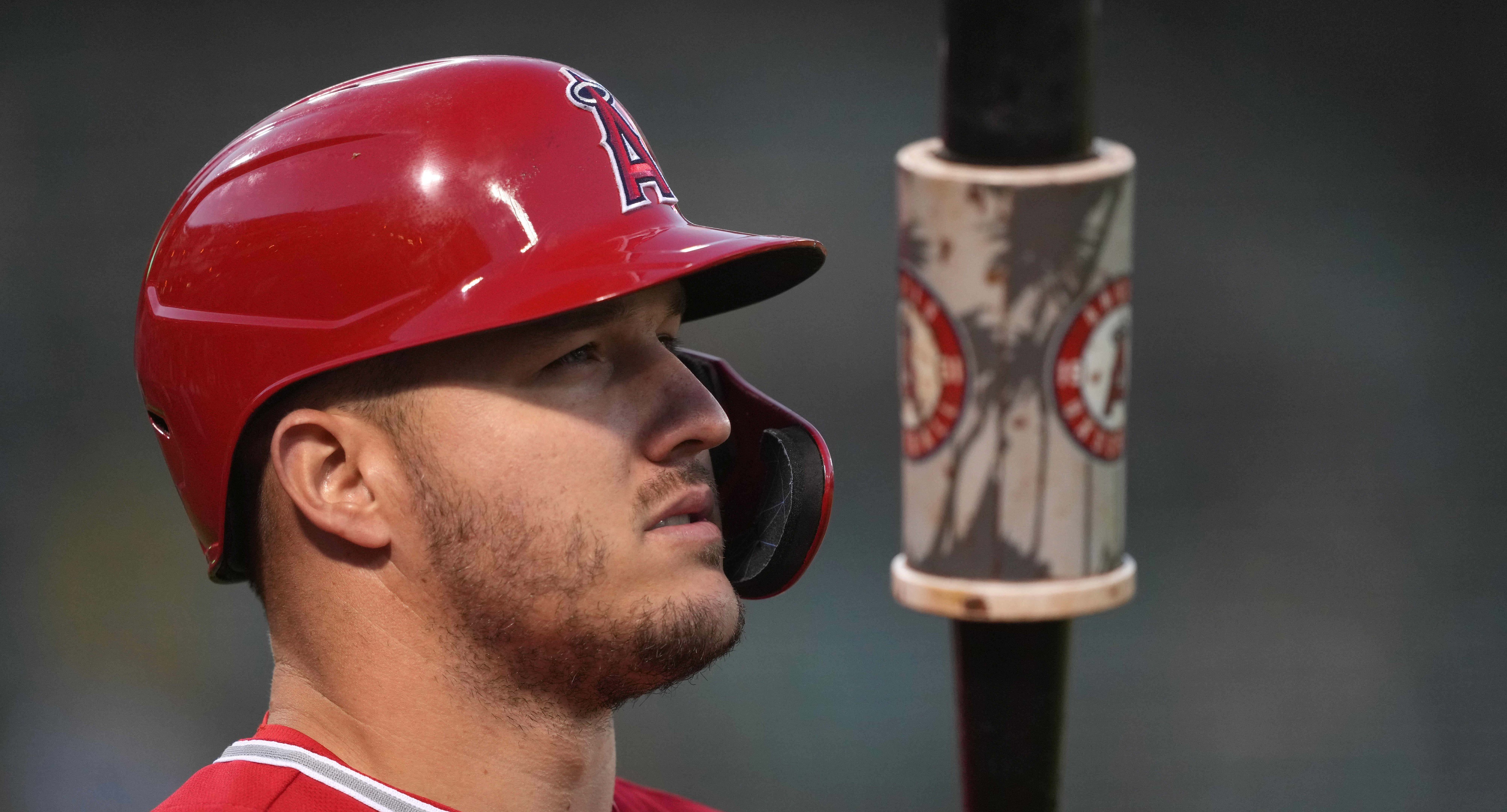 Watch Angels Mike Trout Drives Golf Ball 184 Mph At Top Golf Fastball