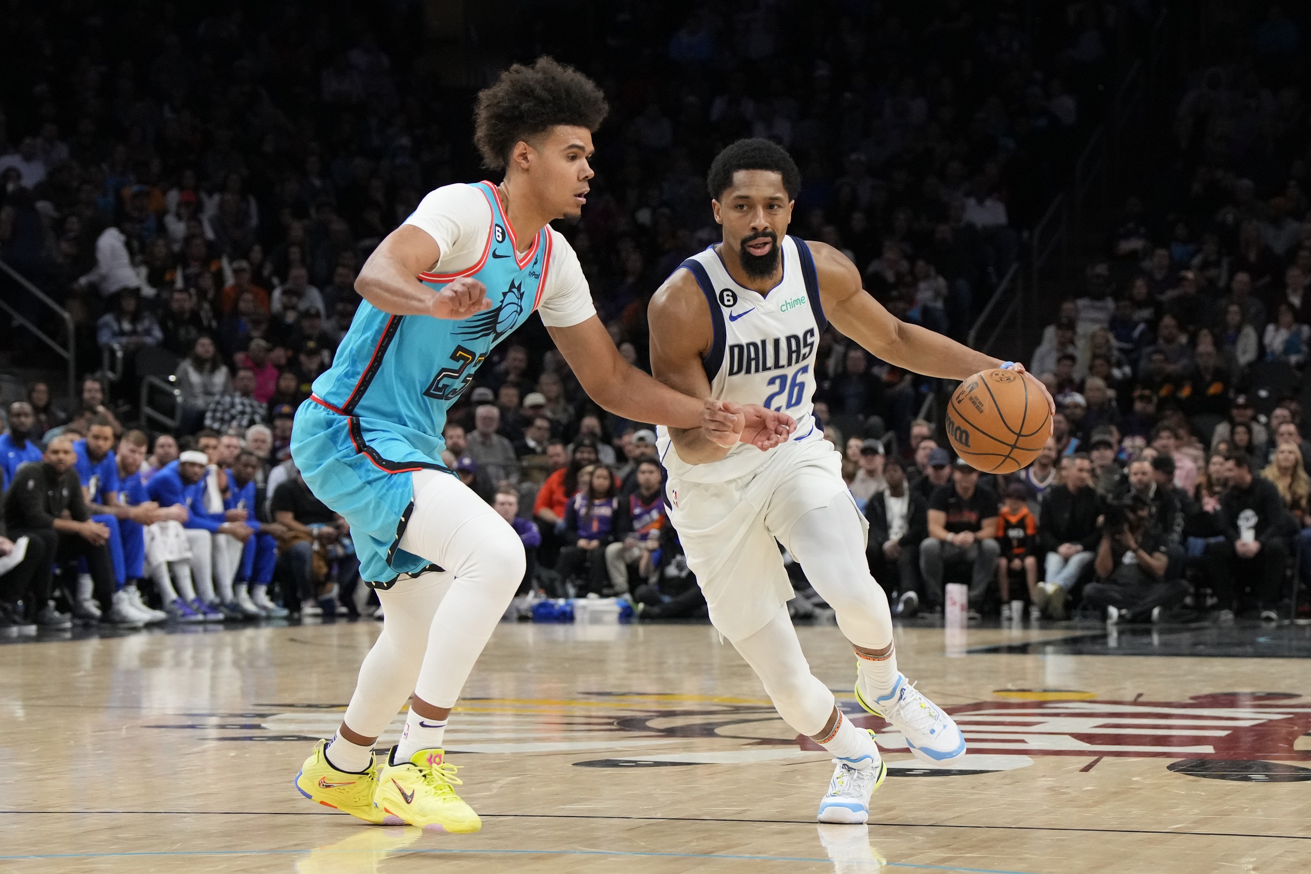 Spencer Dinwiddie ‘Switches Gears’ In Dallas Mavs’ Win Vs. Phoenix Suns ...