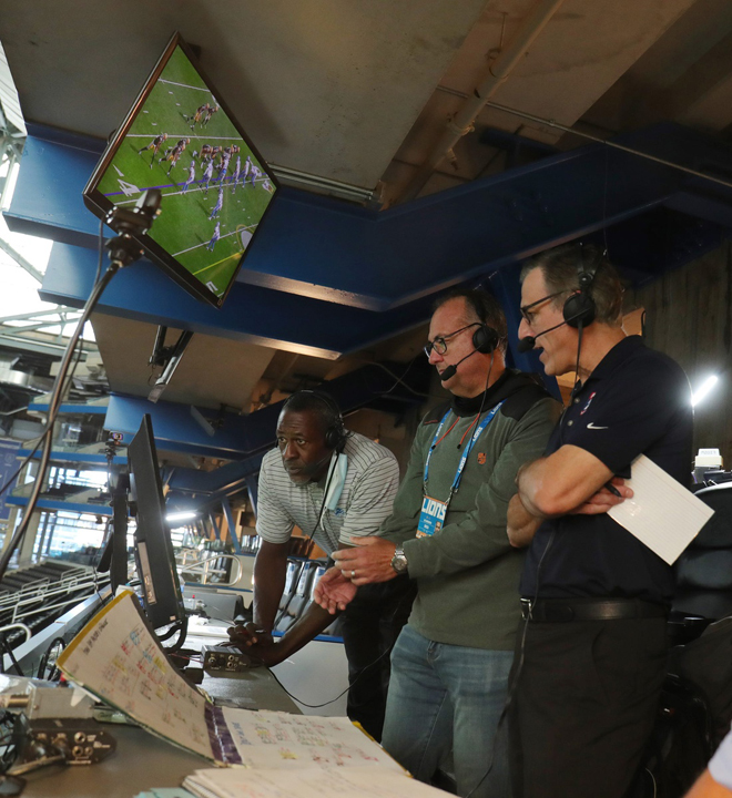 WATCH: Lions radio announcer Dan Miller goes CRAZY during Lions