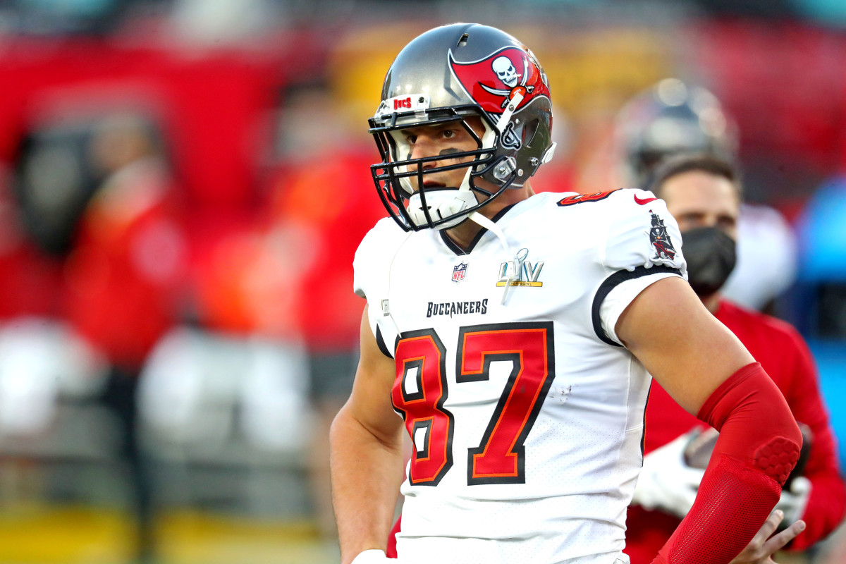 Rob Gronkowski will continue to wear No. 87 for the Buccaneers