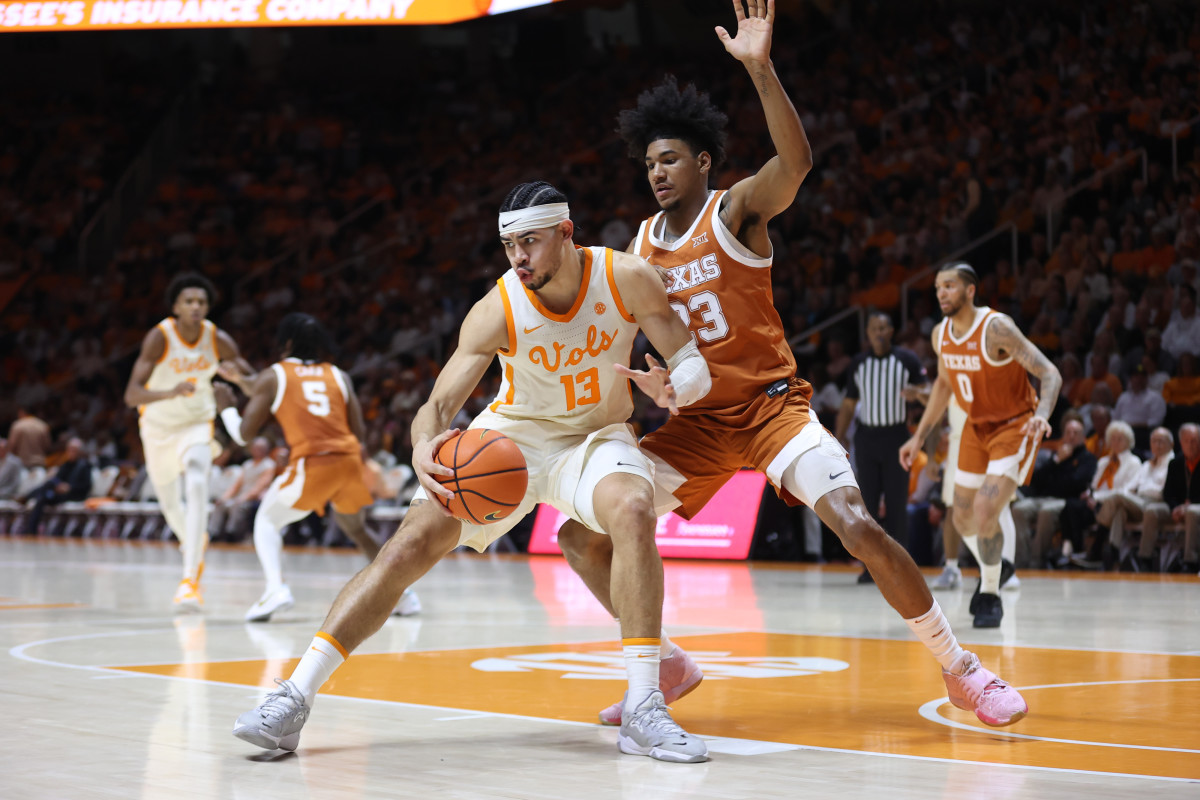 Tennessee Volunteers Move to No. 2 In AP Poll - Sports Illustrated ...