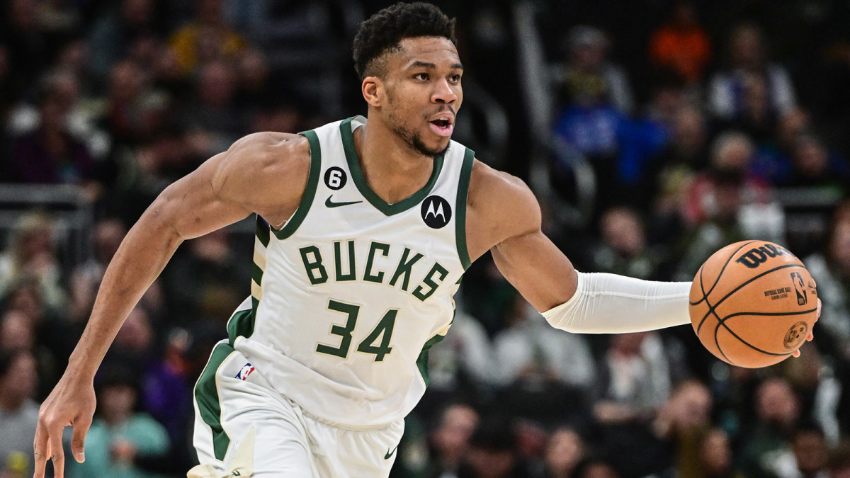 Giannis Antetokounmpo is impressed with Brandon Jennings' shooting clinic -  Sports Illustrated Milwaukee Bucks News, Analysis and More
