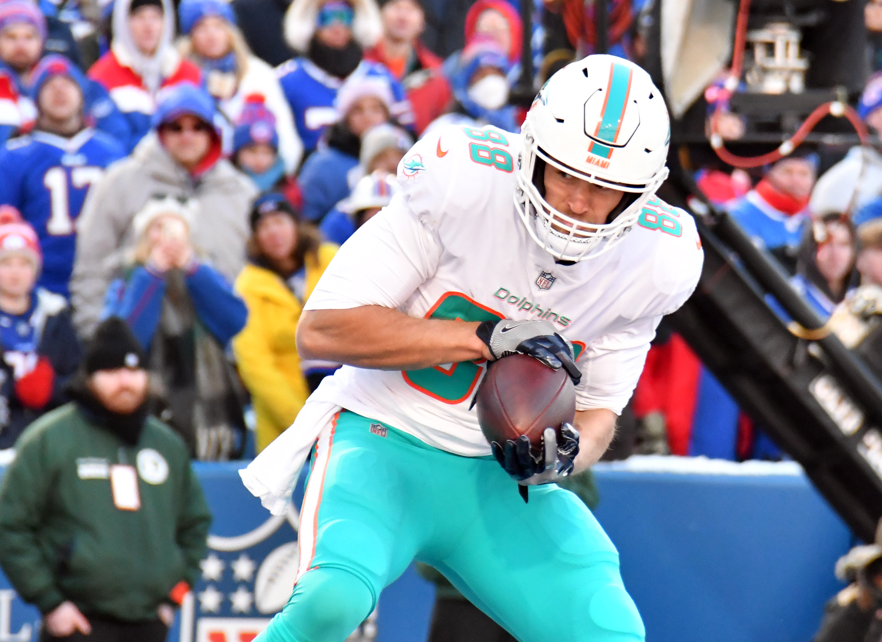 Mike Gesicki pens emotional message to Dolphins ahead of free agency