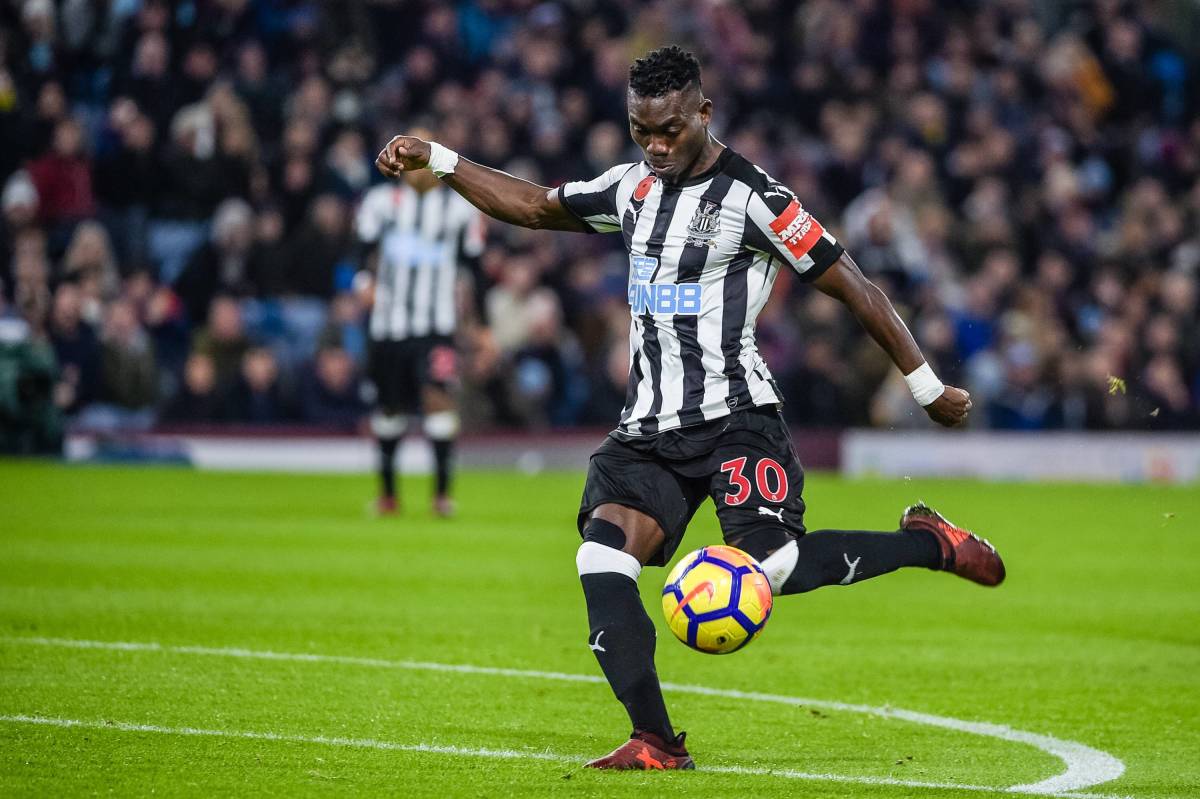 Christian Atsu pictured playing for Newcastle United in October 2017