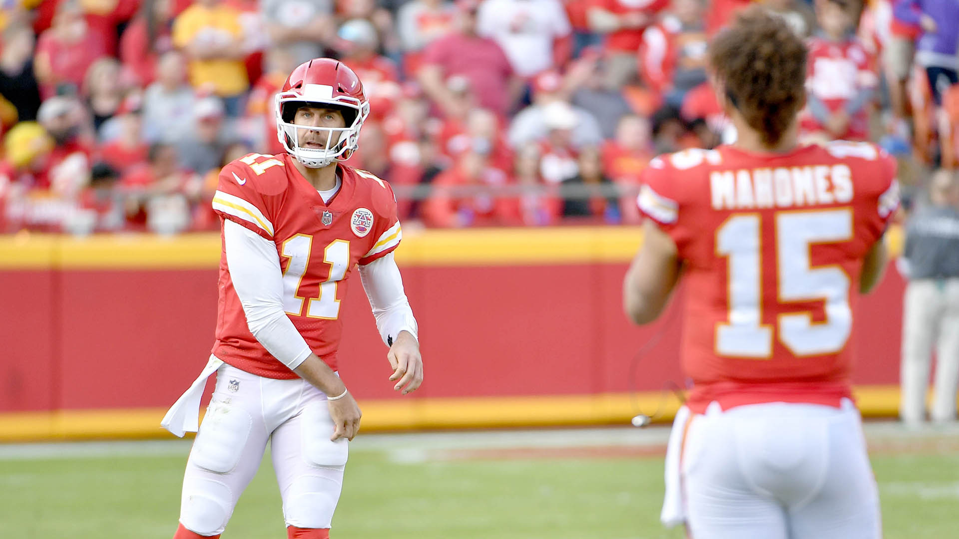 Highlight] Rookie QB Patrick Mahomes steps in for Alex Smith to score a  victory over Denver in his first NFL game (2017) : r/nfl