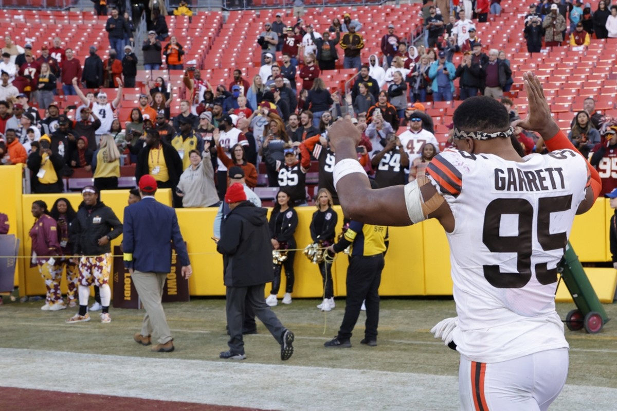 Browns' Myles Garrett suffers dislocated toe during Pro Bowl Games